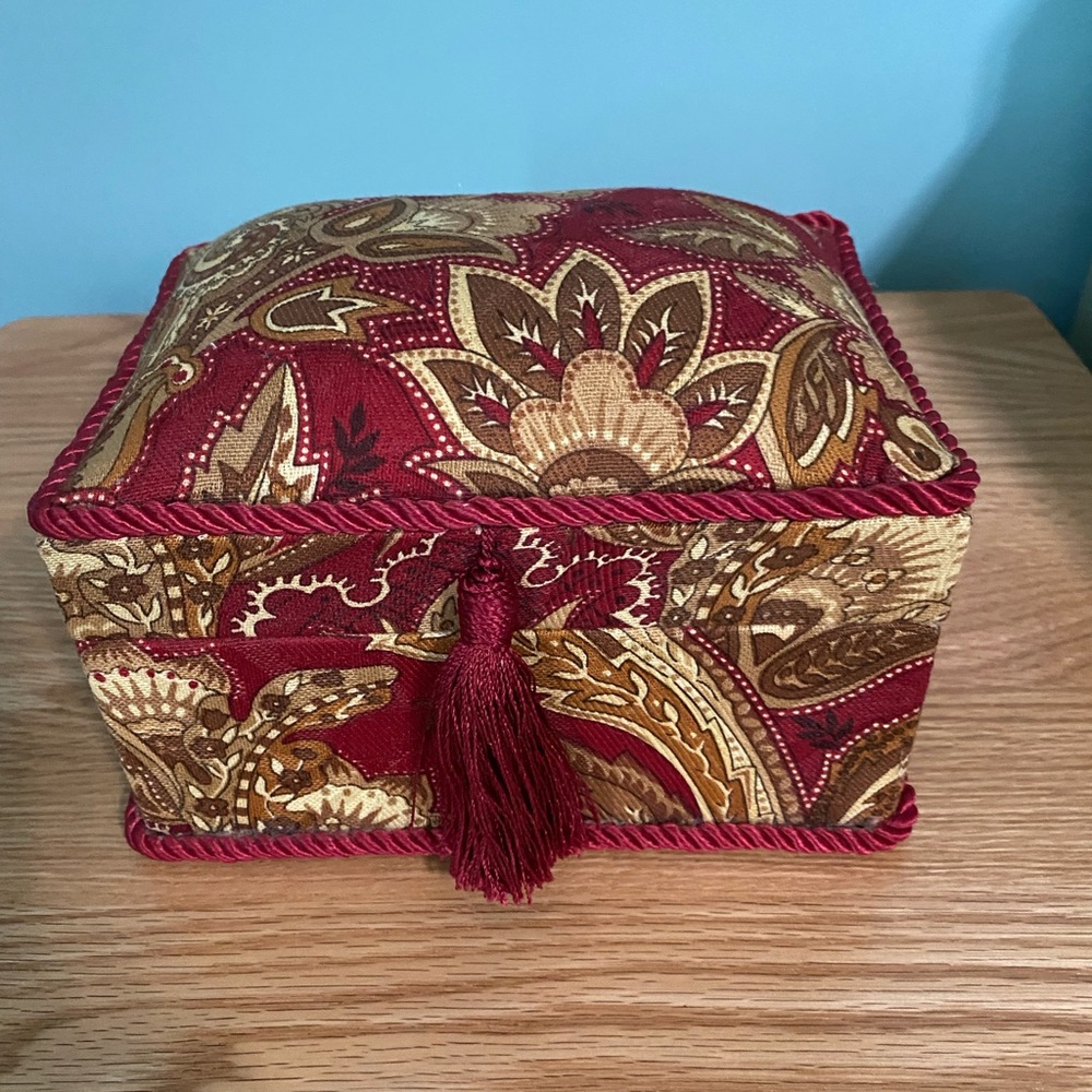 Jewelry/Trinket Box
